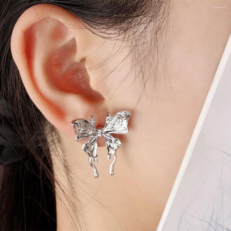 

Stud Earrings Premium Light Luxury Cool Style Stereo Butterfly Female Minority Design Fashion