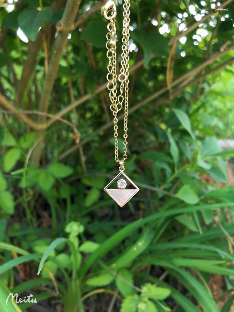

Choker Minimalist Geometric Metal With White Mother Shell Pendant Chocker Necklace W/14k Copper Tiny Chain For 2023 Girls Gift