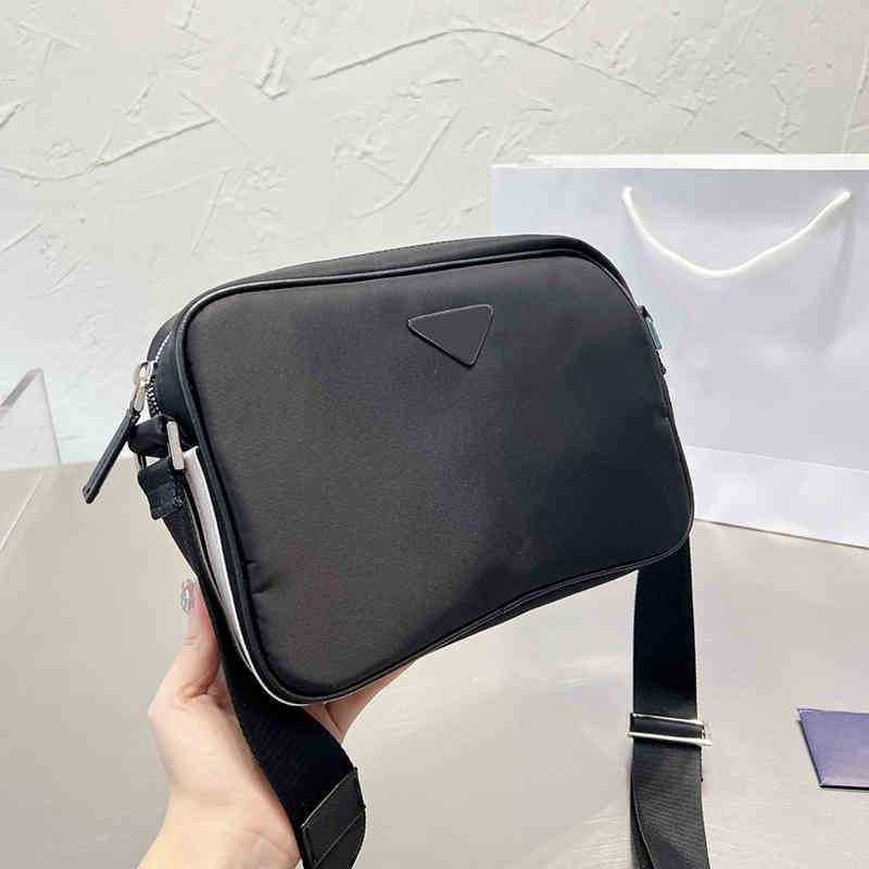 

Pbag triangle logo Evening Bags Nylon Messenger Bag Men Handbags Designer Classic 2 In 1 Tote Black Shoulder Women Mini Wallet 220824, Pbag black
