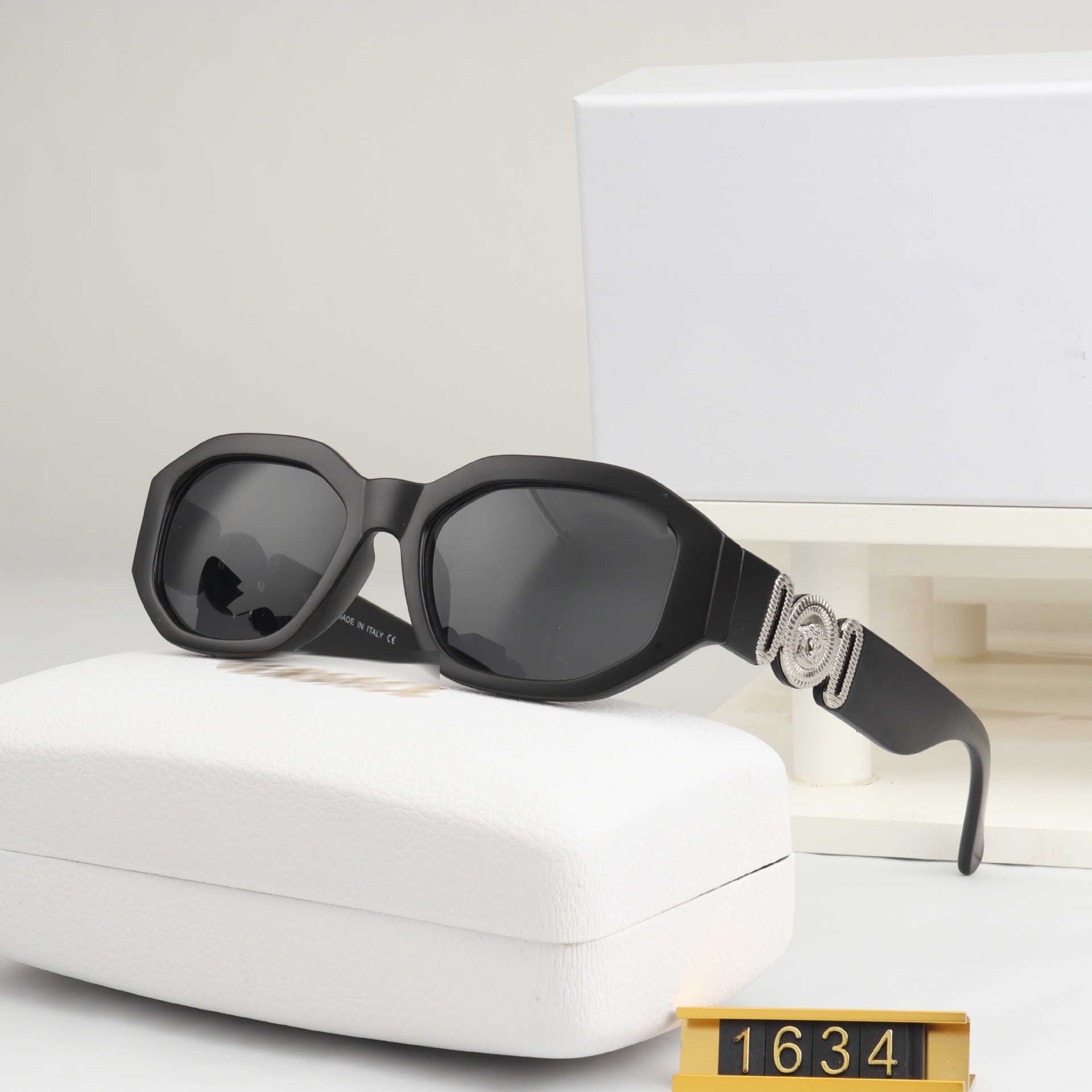 

2023 Fanjia New Head Fashion UV Resistant Ins Style Advanced Sense Sunglasses 4361