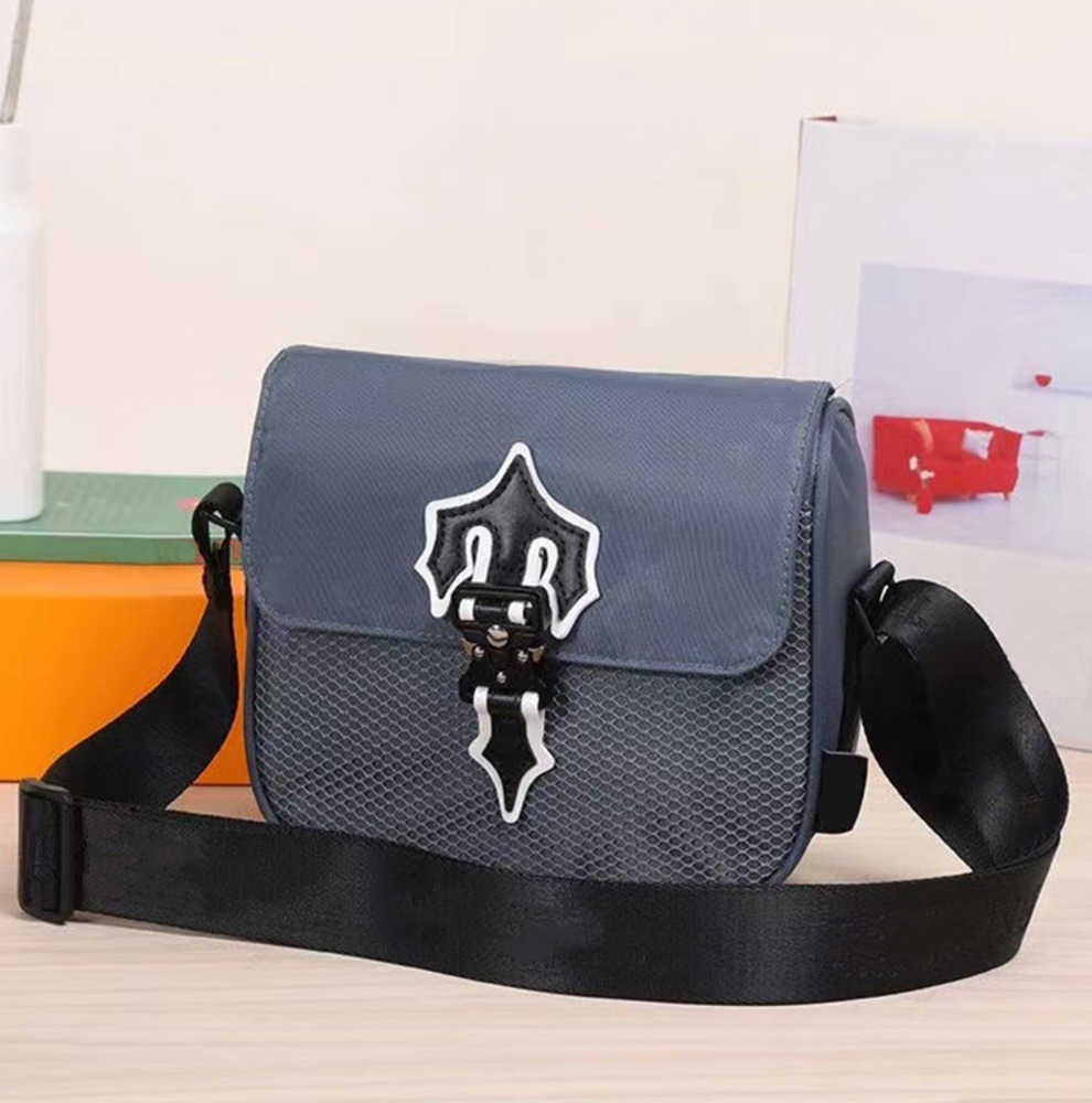 

Shoulder Bags Nylon Waterproof canvas Men's Trapstar shoulder bag Trapstars IRONGATE COBRA T tote clutch Womens handbag Oxford Luxury Tidal flow design 58ess, Blue