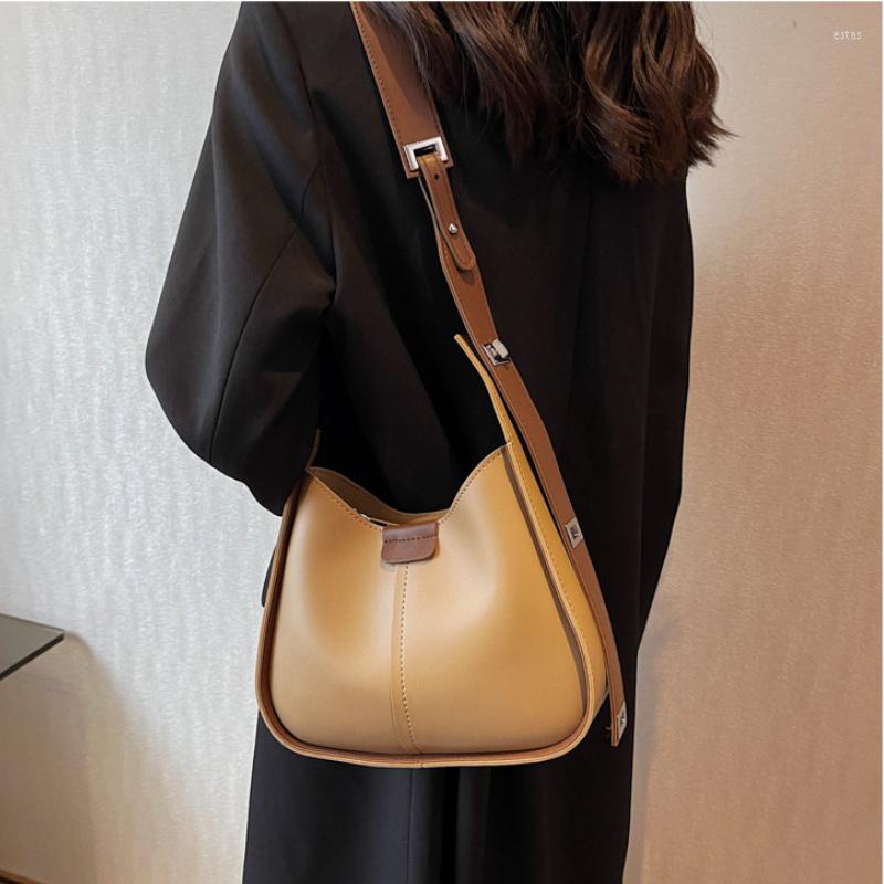 

Evening Bags Crossbody For Women 2023 Trend Designer Winter Vintage Fashion Simple Small Shoulder Side Purses And Handbags, Khaki