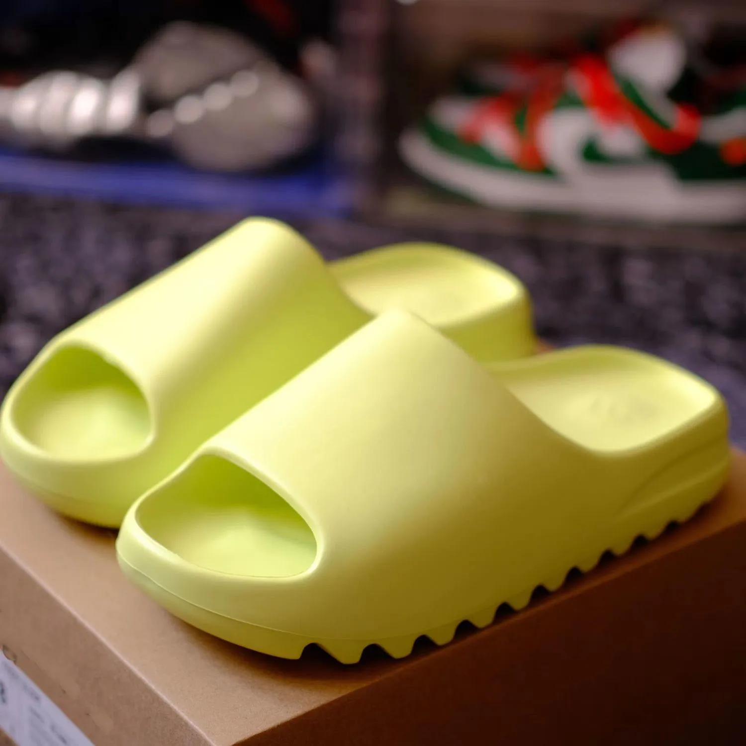 

Men Women Casual Slippers Thick Soled Outdoor Fashion Unisex Designer Summer Beach Highquality Sandals with Box, Coffee