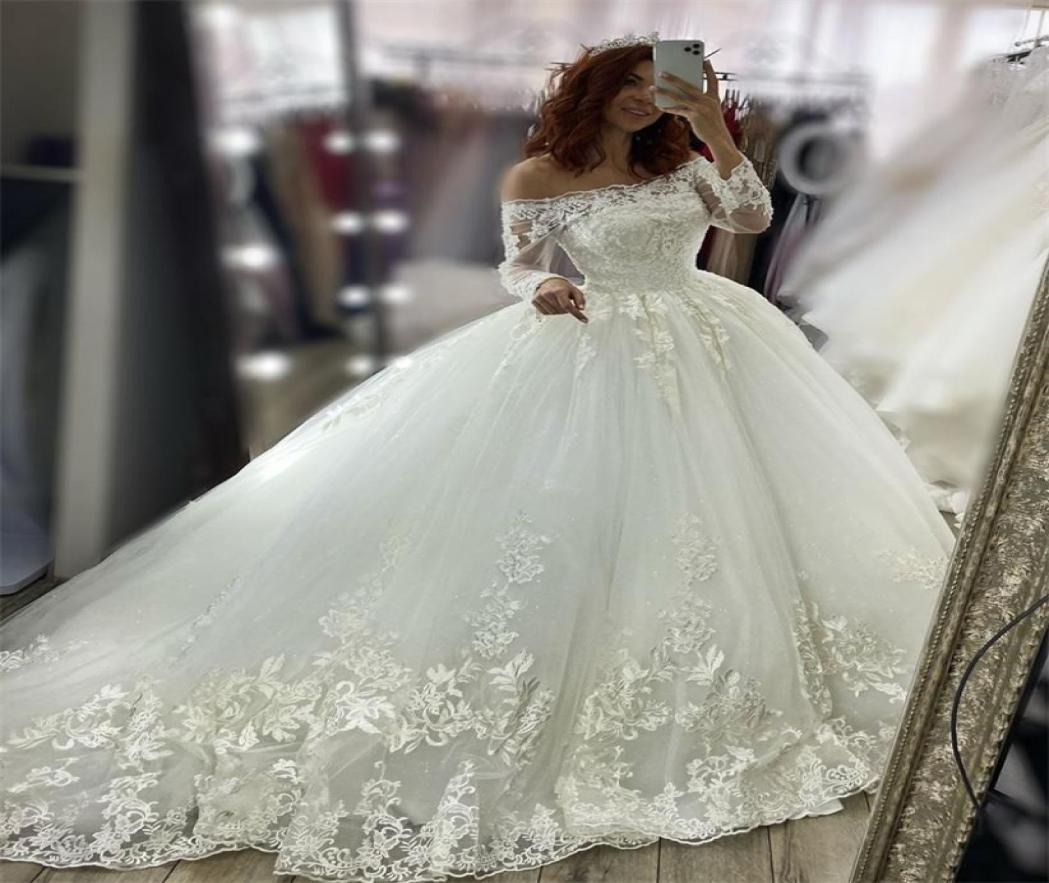 

Luxury Ball Gown Wedding Dresses Bateau Long Sleeves Off the Shoulder Lace Net Appliqued Cathedral Bridal Gowns Elegant Arabian Du9604329, Daffodil