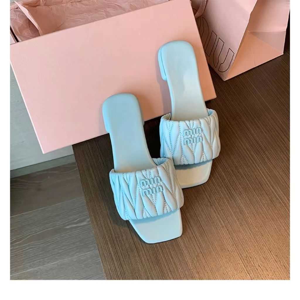 

Beach Shoes Women Slide Designer Sandals Sheepskin Mius Pleated Square Slippers for Women's Summer New Fashion Flat Bottom External Wear Casual 1 J6R1
