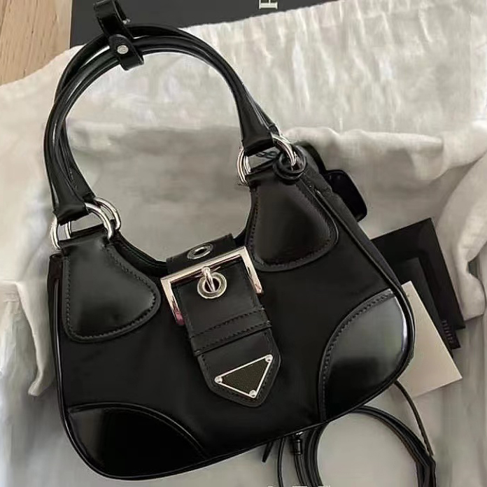 

Shoulder Bags Messenger luxurys Designer underarm Womens pochette mens Toiletry Kits Beach Hobo Cross Body cowhide travel Totes Clutch Bags gym Organizer handbags, Leather-yellow