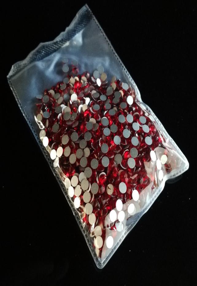 

Top Lt Siam 1440 Pieces ss12 Non fix Rhinestones Glass Stones Crystal Flat Back Rhinestones Iron On For Clothes Safe Packaging3293032