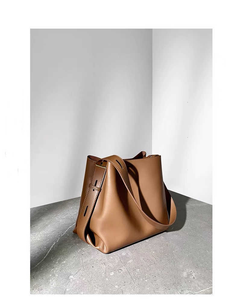 

Minority design cowhide bucket bag new commuter Single Shoulder Messenger Bag Tote Bag textured cowhide women's bag, White5