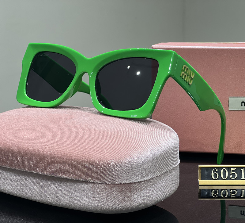 

designer sunglasses women mens sunglasses men Fashion outdoor UV400 Travel beach sun glasses Classic Eyewear Unisex Goggles sports driving Multiple style Shades