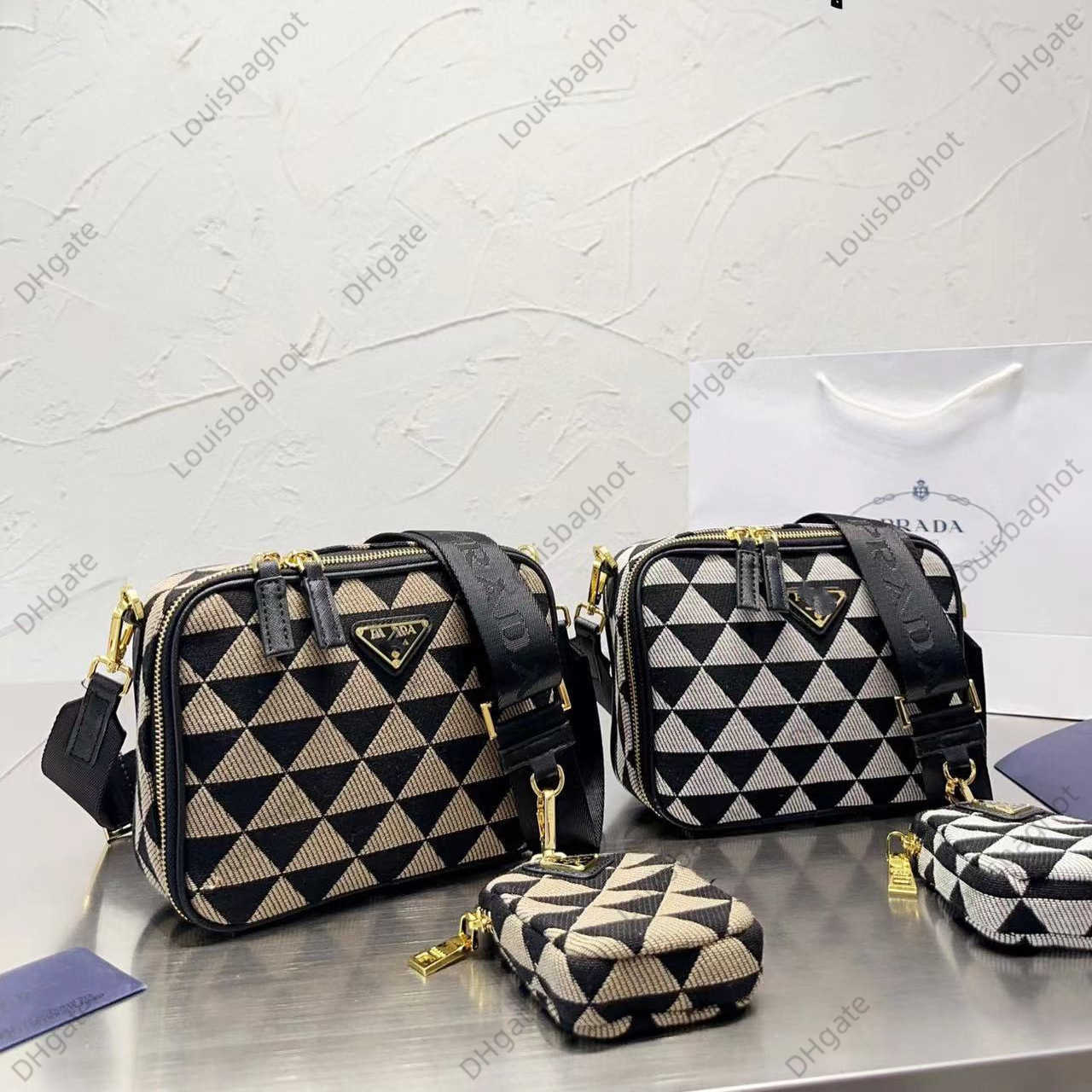 

Prad Classic Triangle Saffiano One Shoulder Crossbody Small Square Bag Camera Bag Unisex, White4