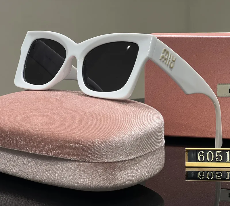 

Fashion Designer Women Mens Sunglasses Unisex Trendy Multiple Style Classic Eyewear Goggles Travel Sport UV400 Driving Shades Glasses