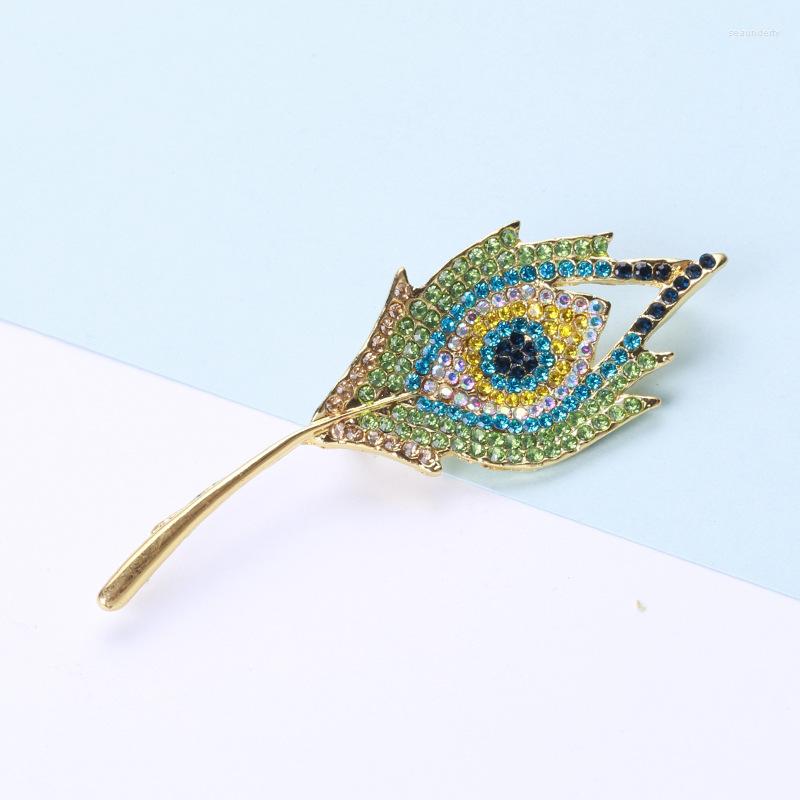 

Brooches Korean High-end Rhinestone Peacock Feather Brooch Scarf Buckle Lapel Pins & Jewelry Badge Suit Wedding Men Accessories