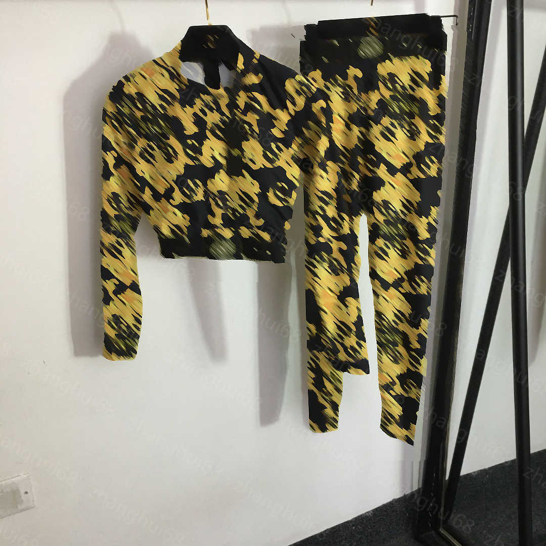 

23ss yoga suit womens designer clothing women tracksuit Vintage print short waist waist long sleeve top stretch slimming leggings set womens clothing, Gold