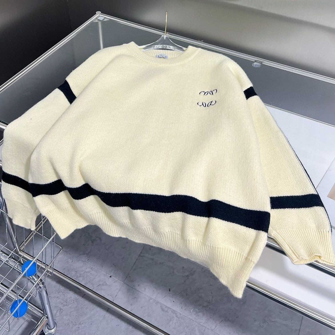 

Autumn/Winter Lowe brand sweater Women's fashion crewneck thick sweater New loose casual neutral warm top, Black luo sweater