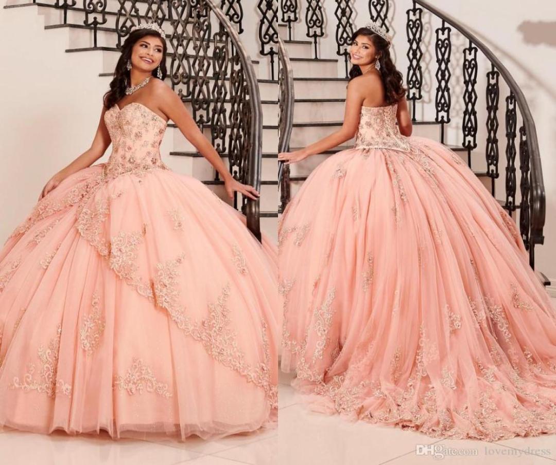 

2020 Stunning Blush Pink Dresses Quinceanera Ball Gown Sweet 15 Dress Strapless Laceup 3D Floral Applique Lace Flowers Beaded Cry2116591, Hunter