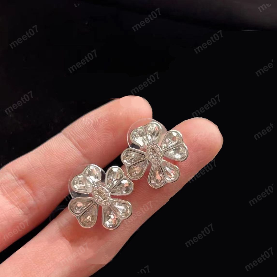 

New hot Shiny diamond crystal designer stud letter four-leaf Clover Flowers 925 Silver Needle earrings simple vintage grace sweet stud earrings