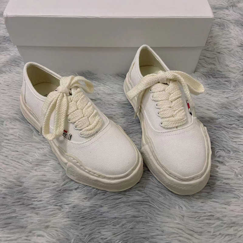

Maison Mihara Yasuhiro MMY Dissolved and Washed Old Canvas Shoes Male and Female Celebrities Same Thick Sole Elevated Board Shoes, Color 4