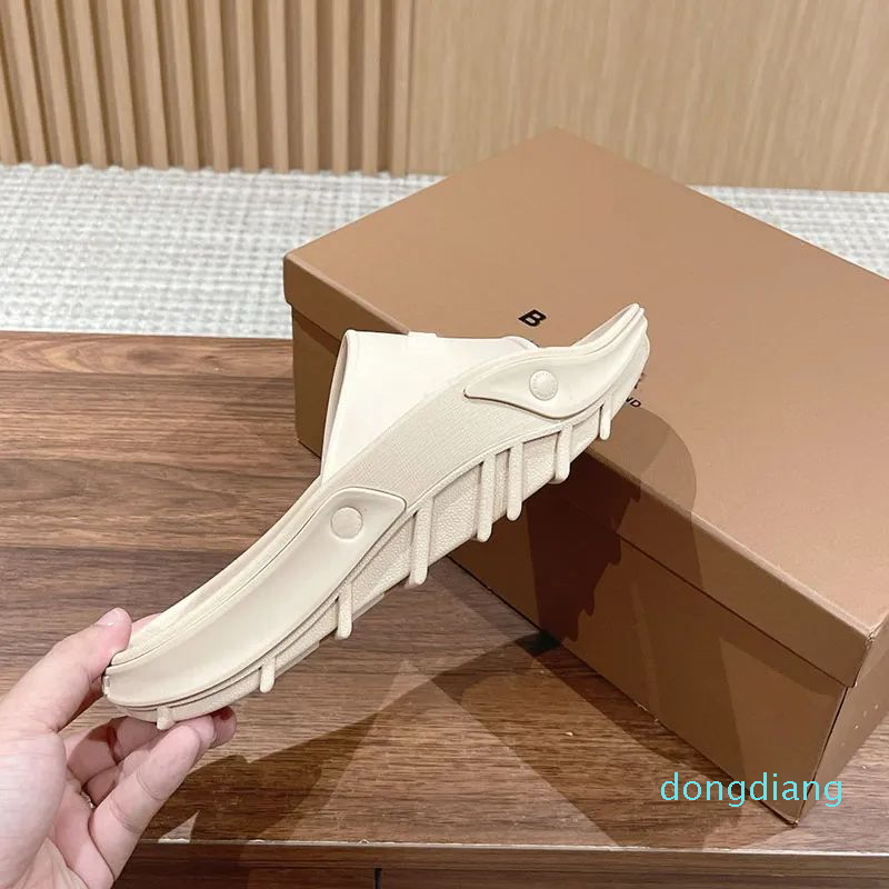 

New Couple shoe Bucklow Slides Slippers Rubber sandals open toes Mules Unisex luxury designer Fashion Holiday flats Casual Sand shoes factory footwear Size 35-45, Orange