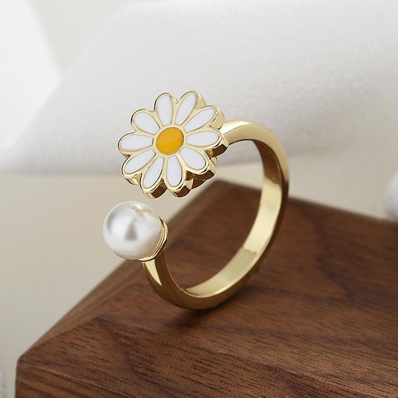 

Cluster Rings Fashion Anxiety Ring For Women Girls Daisy Flower Spinner Rotary Anti Stress Fidget Adjustable Party Jewelry