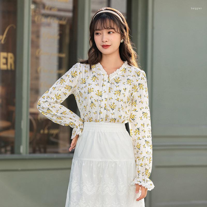 

Women' Blouses INMAN 2023 Spring Arrival Floral Shirt Long Sleeve Vintage Lace V-Neck Inner Tops Women' Blouse, Beige