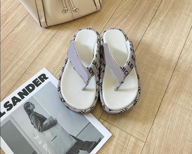 

Designer woman canvas Slippers slipper fashion Gear bottoms Flip Flops women luxury sandals fashion causal flip flop shoe 35-40, Lightgreen