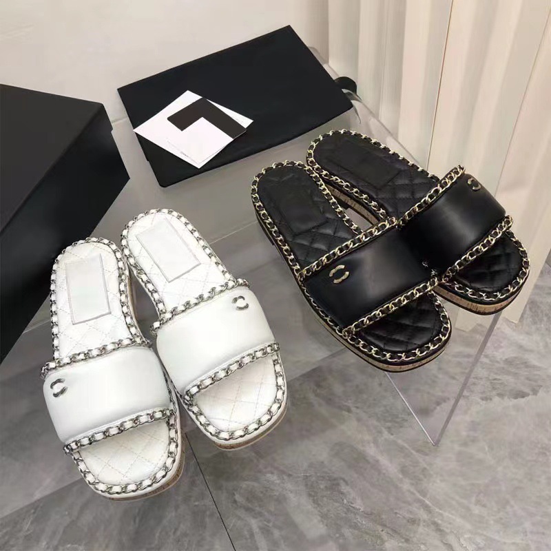 

Beach Slippers New Urban Casual Flat Slippers Chain Square Head Vintage Embossed Flip-flops, Black