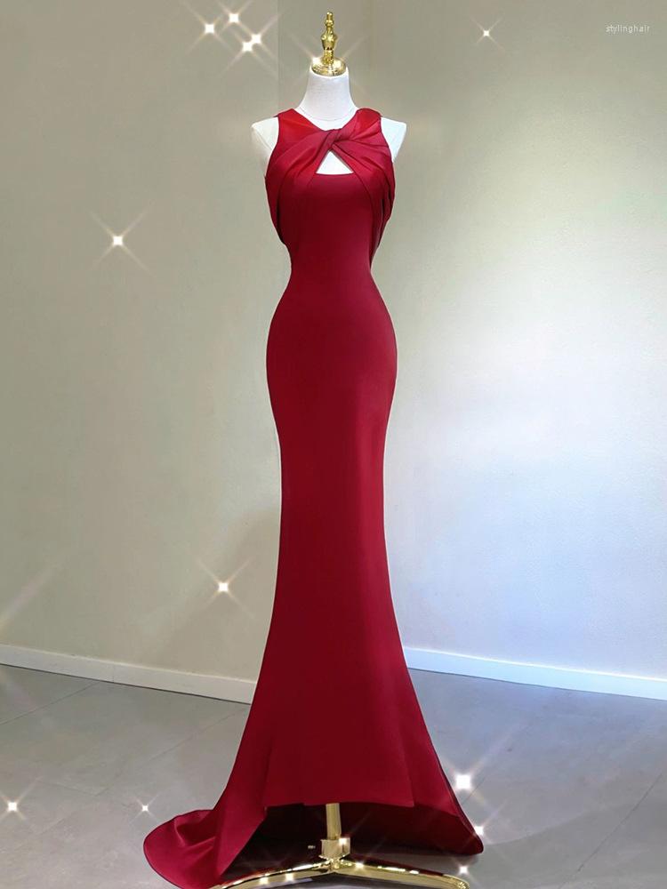 

Ethnic Clothing Women's Burgundy Halter Wedding Dress Party Backless Floor Length Prom Gown Toast