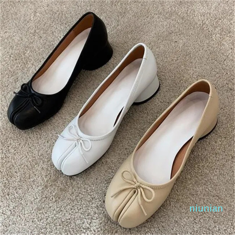 

Designer Genuine Leather Split Toe Round Low Heels Shoes Women Spring Autumn Bowknot Pig Feet Pumps Ladies, Black