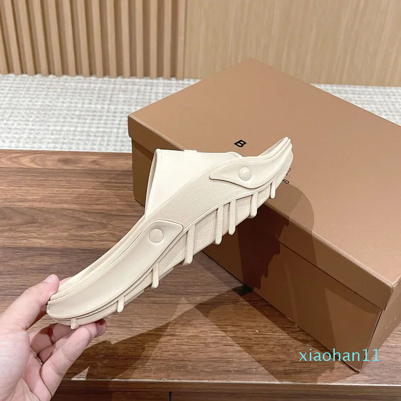 

New Couple shoe Bucklow Slides Slippers Rubber sandals open toes Mules Unisex luxury designer Fashion Holiday flats Casual Sand shoes factory footwear Size 35-45, Black