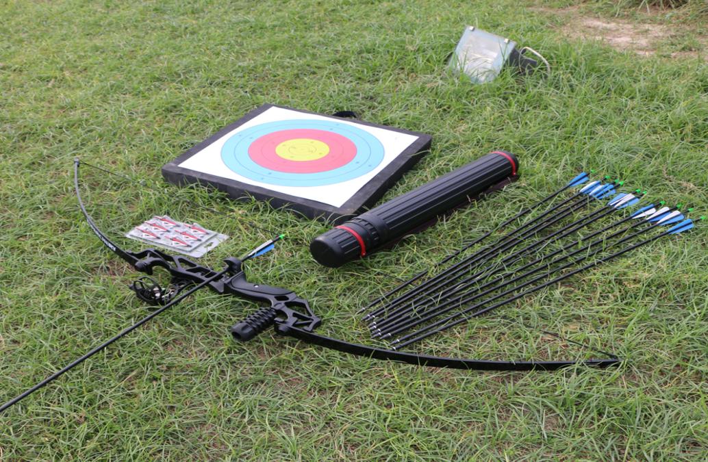 

Toparchery 2 color Recurve Bow 3040 lbs Powerful Hunting Archery take down Bow Arrow with arrow quiver and Archery Stabilizer2815609