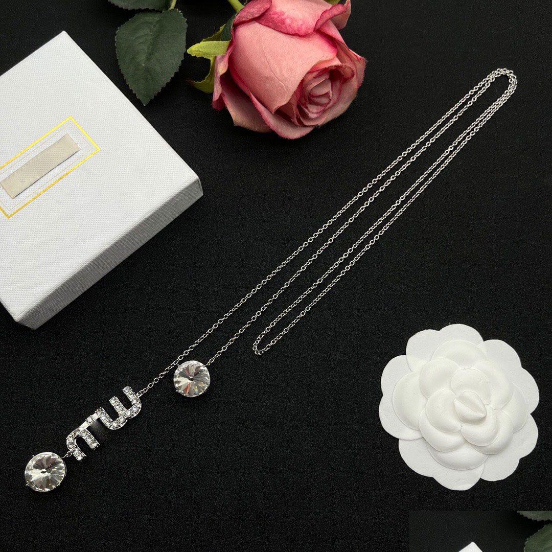 

Bracelet Necklace French Jewelry Necklaces Light Luxury Temperament Diamond Bow Pearl Court Lady Style Series Vintage Drop Delivery Dh1Ct, Randomly sended colors