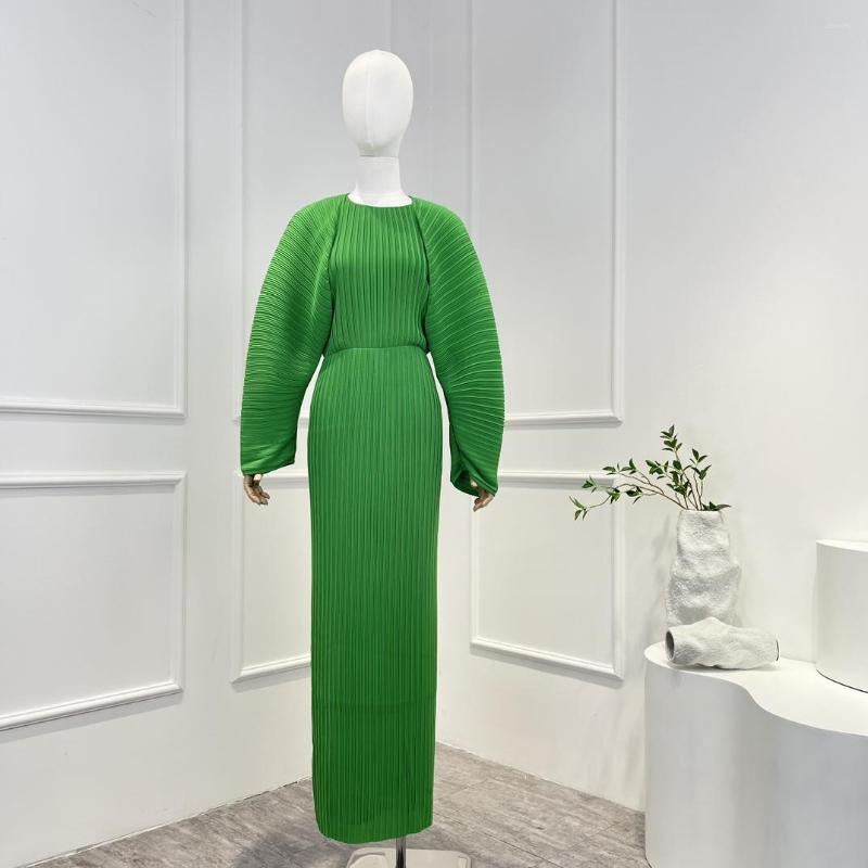 

Casual Dresses 2023 Spring Summer Arrivals Top Quality Green Long Loose Sleeve Folds Woman Midi Dress For Daily