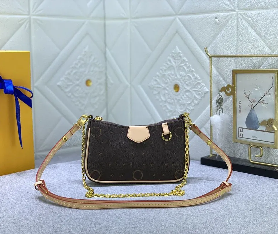 

Women's leather luxury design, high-quality handbag, elegant women's chain shoulder bag, crossbody bag, underarm bag, handbag, wallet, classic pattern leather bag, Brown