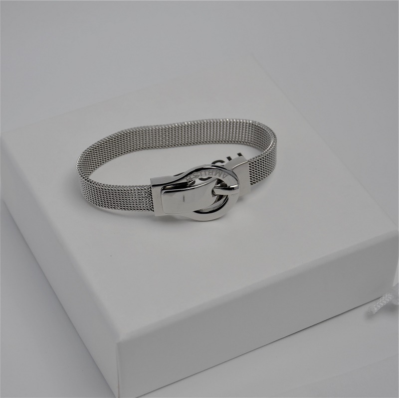 

Chain Jewelry on the hand gift for girlfriend fashion accessories