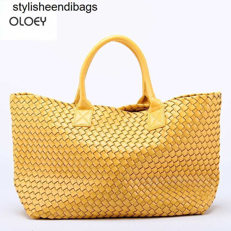 

Totes OLOEY New imitation sheepskin star shoulder large capacity bucket woven tote bag women leather handbags stylisheendibags, Silver gray