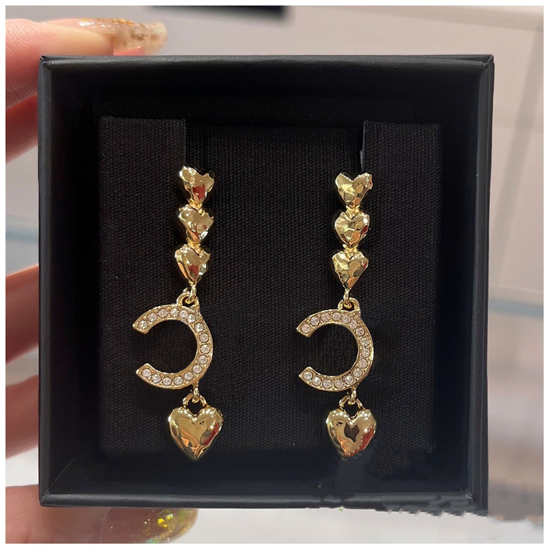 

Fashion Earrings Luxury Designer Pearl Diamond Gold Earrings For Women Fashion Jewelry Ladies 18k Plated Wedding Party Gifts