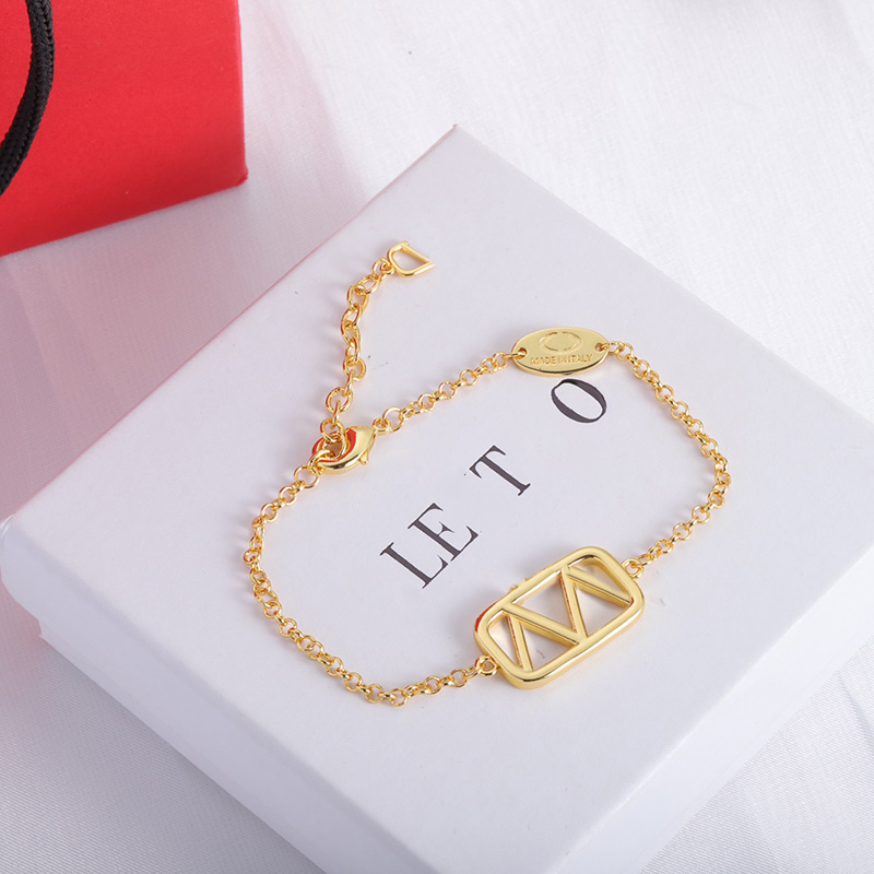 

Luxury Necklaces Womens designers bracelet Diamond pendant necklace Gold Chains LetterV Charm Bracelets Designer Jewelry Set Gift Rose Pink, No box