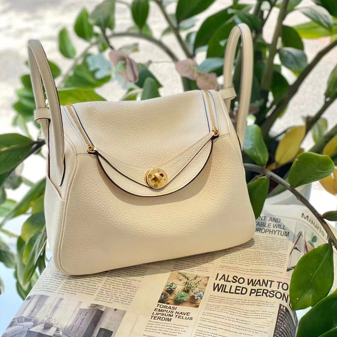 

womens leather handbags Messenger tote bag Luxurys Vintage lindys gym clutch satchel bags 7A quality Mini pochette shoulder bag Mens Designer crossbodys camera bag, Khaki