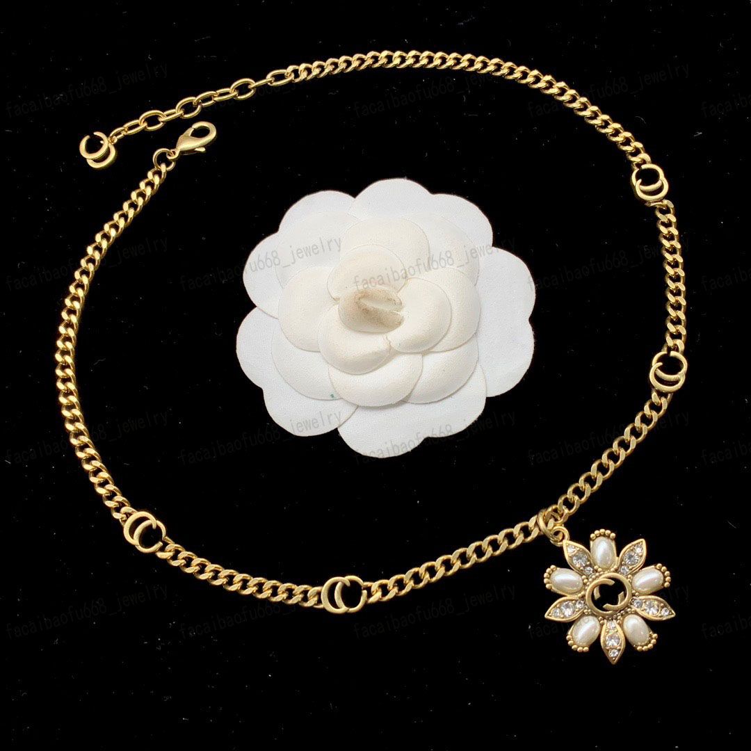 Collier de perles et de fleurs en cristal double alphabet, matériau en laiton, collier de créateur vintage élégant pour dames, Saint-Valentin, No
