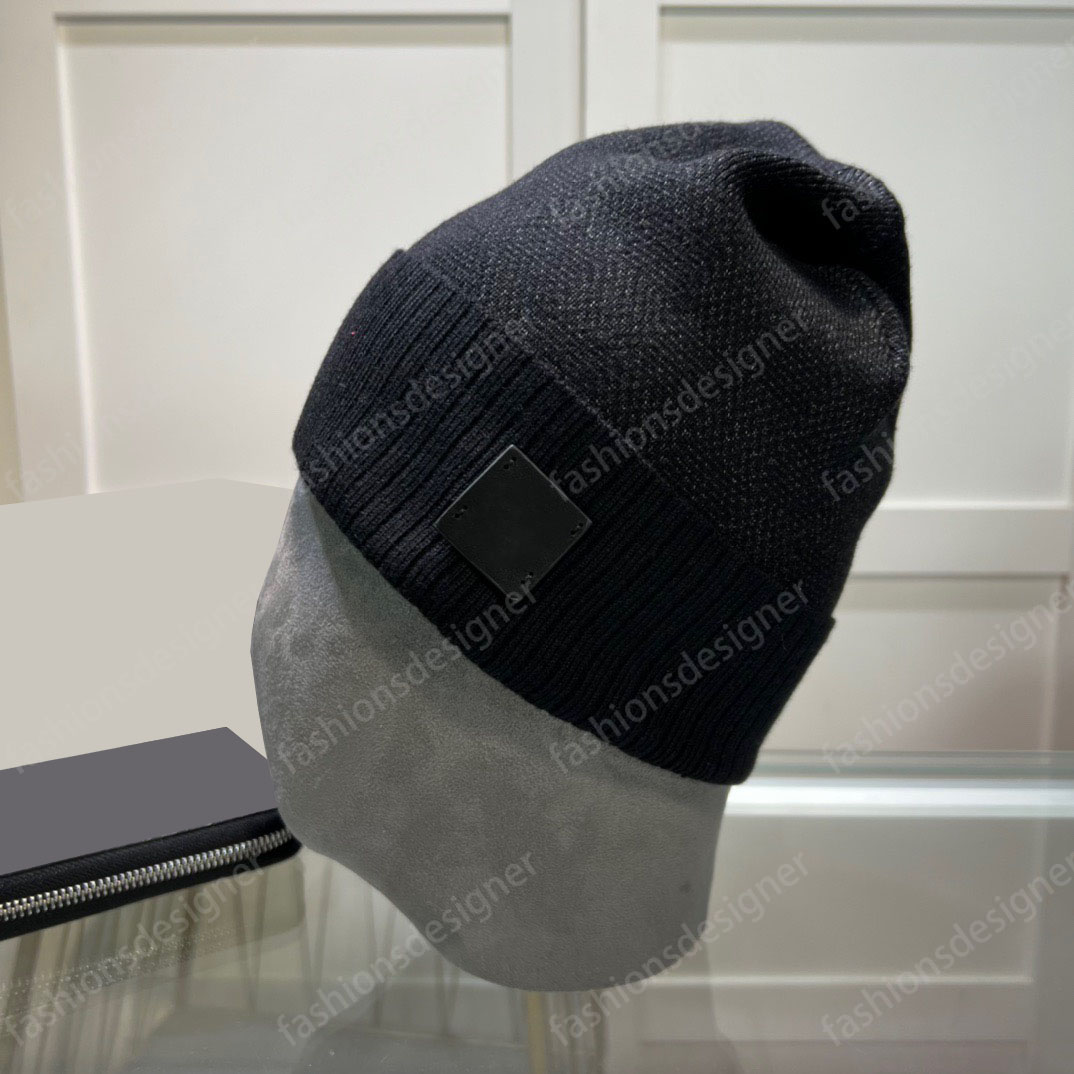 Designer beanie for women mens beanie caps and hats Luxurious embroidered large letters fashion winter hats stretch stitching vintage cap hat-image-907296620