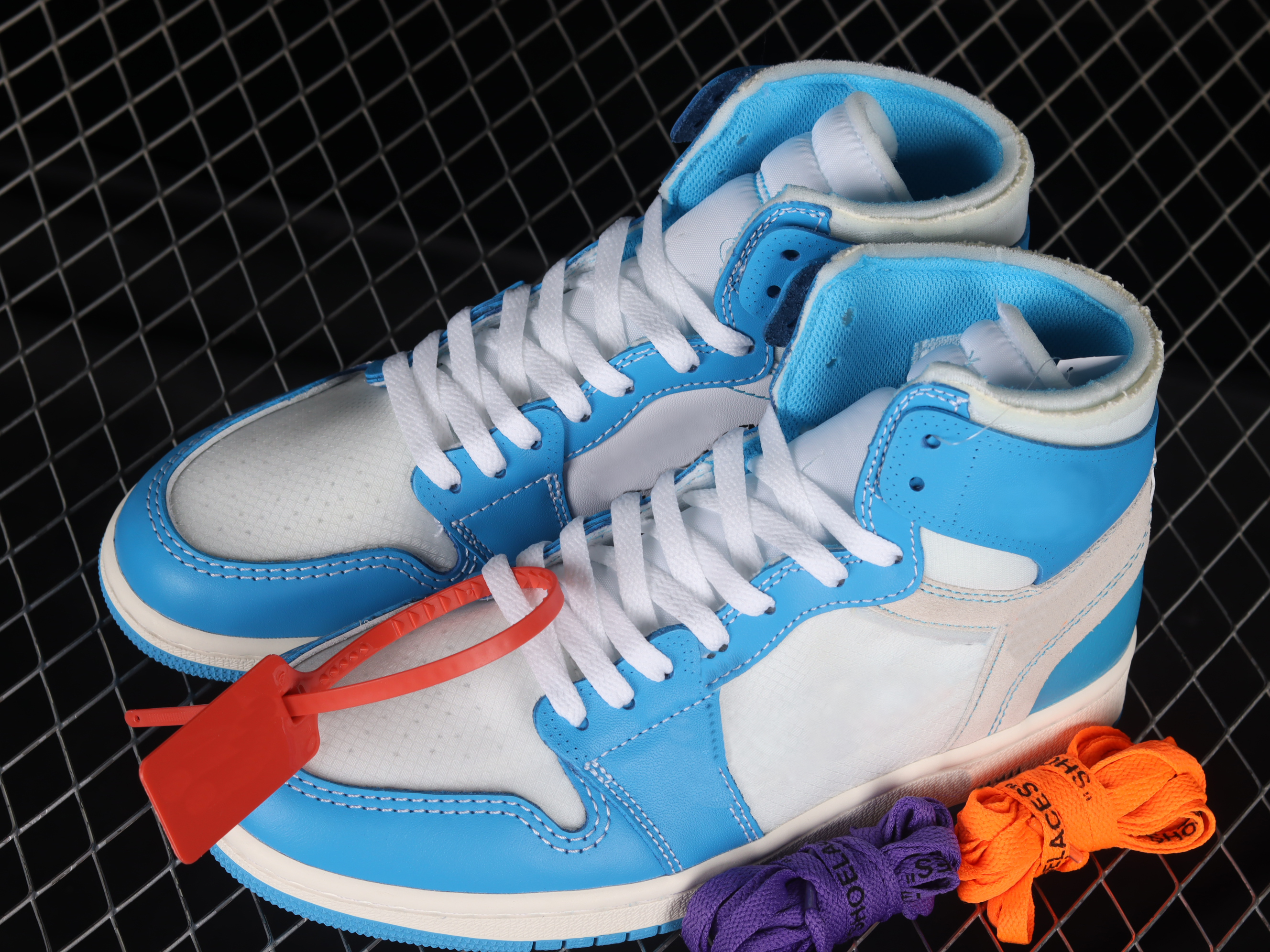 2023 ARM 77 Couleur TopQuality 1 Chaussures de basket-ball hautes Femmes Hommes Baskets Formateur Taille US 4-14 Tous avec boîte