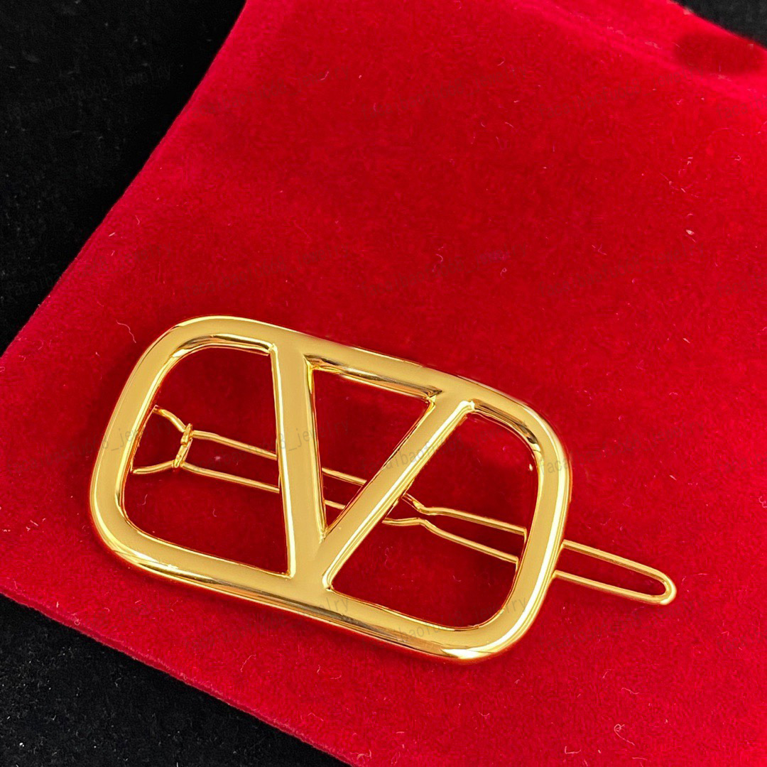Designer Gold Hair Clips, Brass material Alphabet hair clips, fashion simple style, Valentine's Day, Christmas, high quality gifts-image-908344433