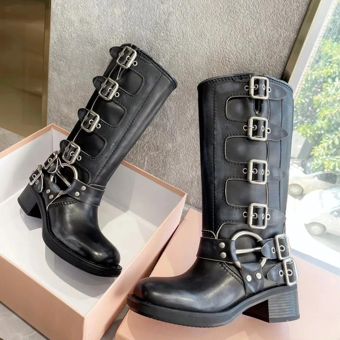 Cuir épais talon Cap orteils genou bottines boucle de ceinture peau de vache Slip-On moto femmes chaussures de plein air Designer bottes de comba