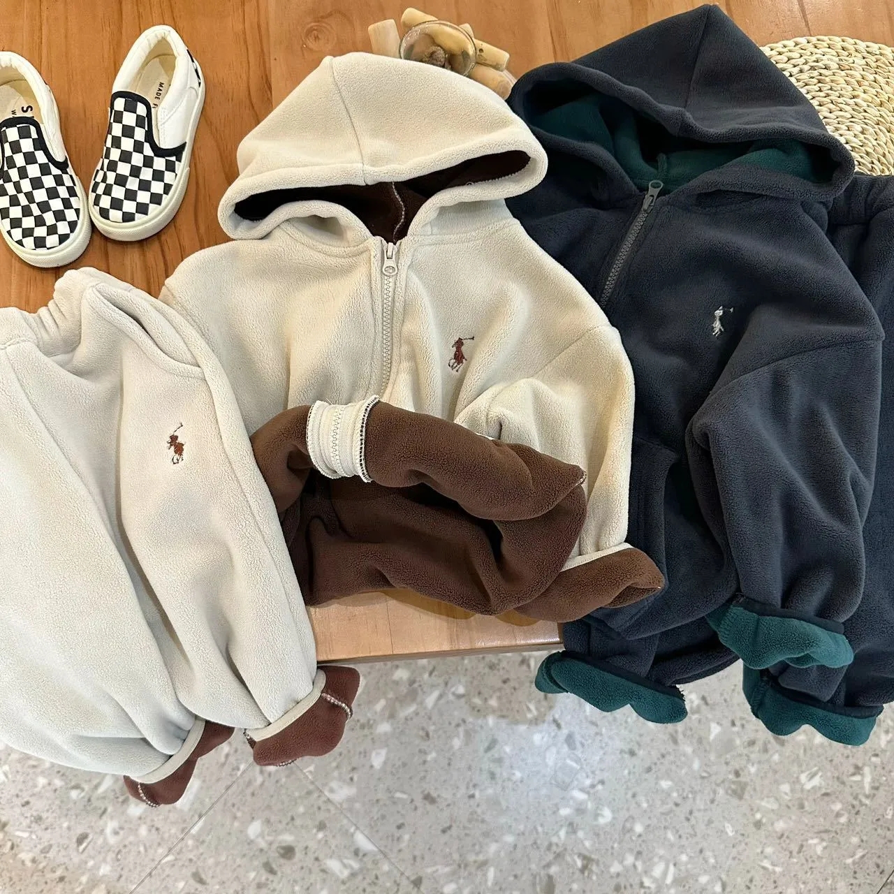 Bébé printemps hiver enfants vêtements ensembles polaire chaud en peluche bébé enfants veste à capuche pantalon 2 pièces tenues garçons Costume p