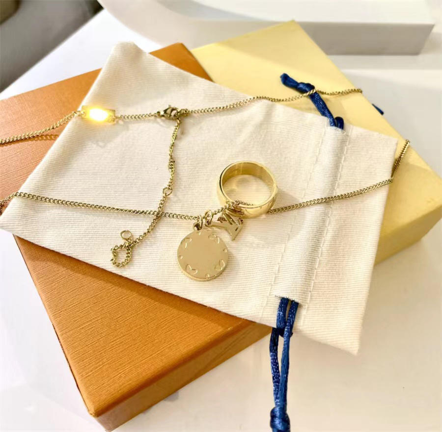 Collier personnalisé Nouveau conception de luxe légère simple accessoires de chaîne de clavicule pendentif rond