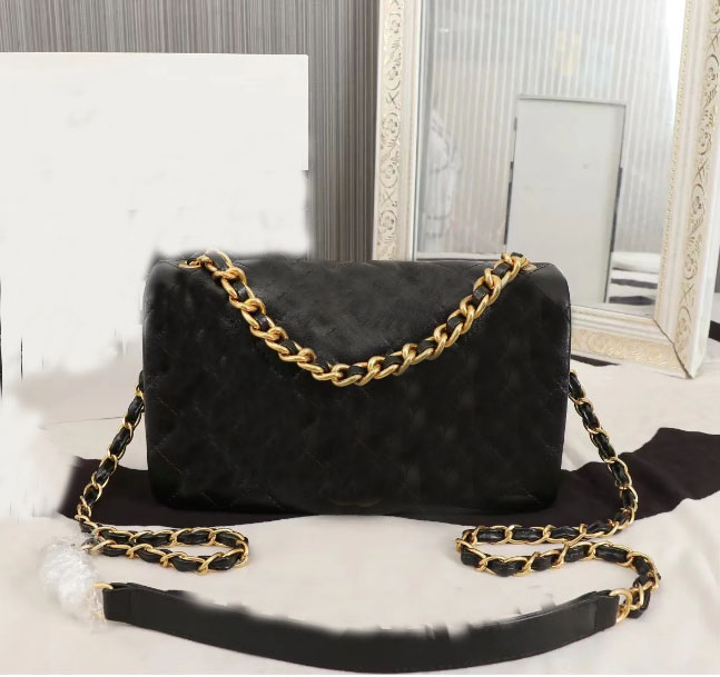 2023 Sacs de créateurs Lettre Sac à dos Seau rétro en cuir femme sac imprimé femme flip voyage mode sac à bandoulière sauvage