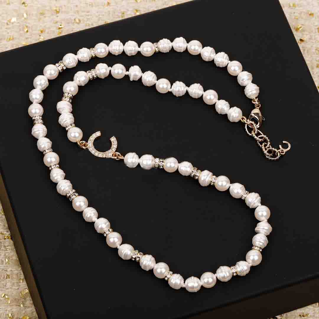 2023 Collier pendentif à breloques de qualité de luxe avec perles de coquillages naturels et diamant scintillant en plaqué or 18 carats avec boît