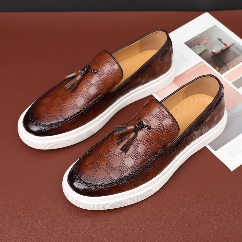 Dress Shoes Men's Casual Fashion Embossed Leather Men Retro British Style Tassels Loafers Mens Slipon Outdoor Driving Flats 231013
