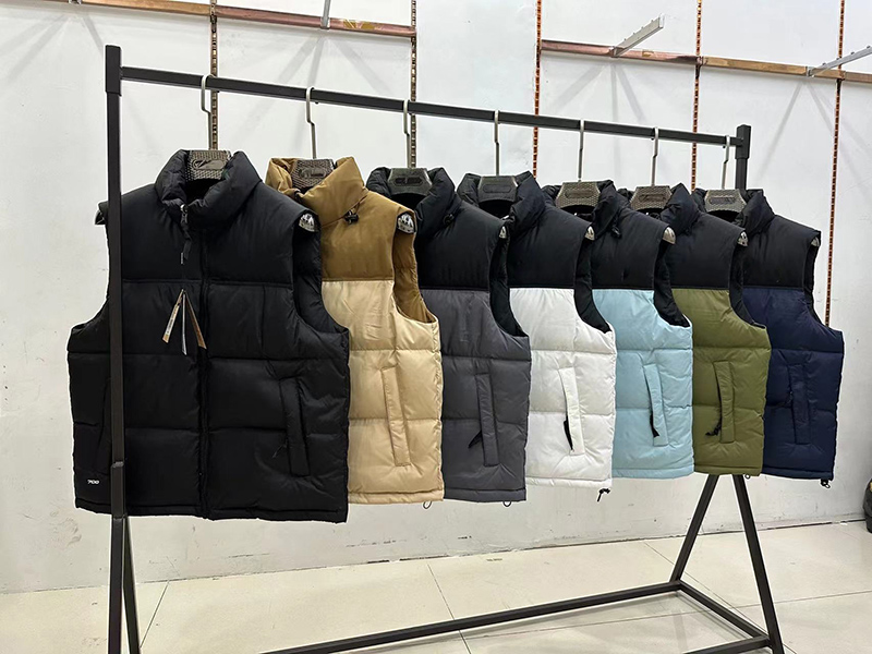20ss Men's Vest waistcoat men designs Women Winter Down Vests Bodywarmer waistcoats Mans Jacket puffer Outdoor Warm sleeveless Feather Parka