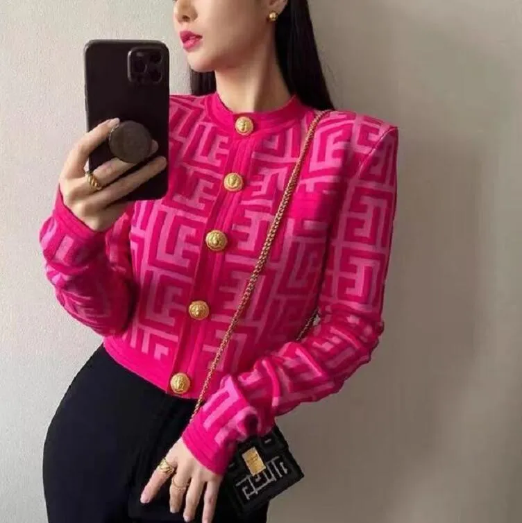 2023 NWE Quality Fashion Designer Pulls Motifs géométriques Medusa singes Cardigan à manches longues à manches longues Bouton de couleur contrast